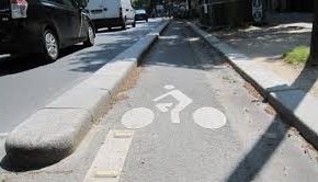 Piste cyclable rue Jean Moulin?